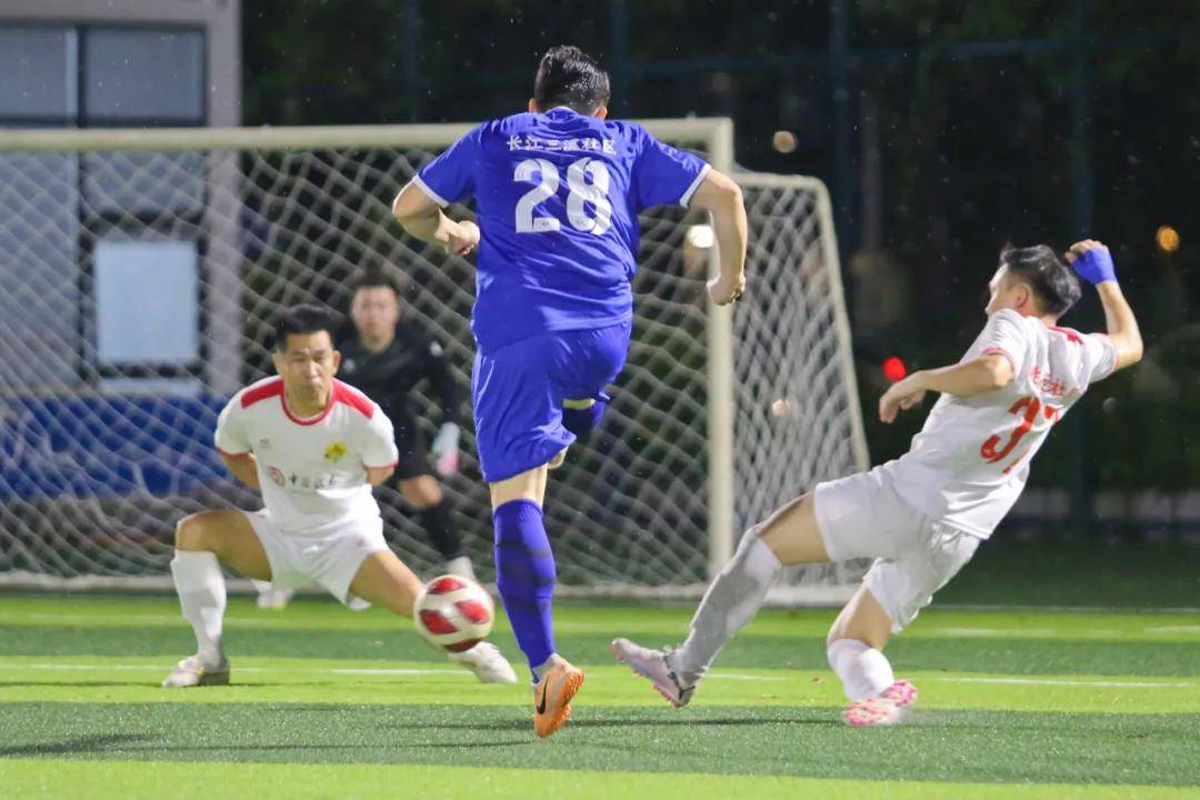 神仙球+神剧情！中山社区杯足球赛复刻世界杯“上帝之手”名局