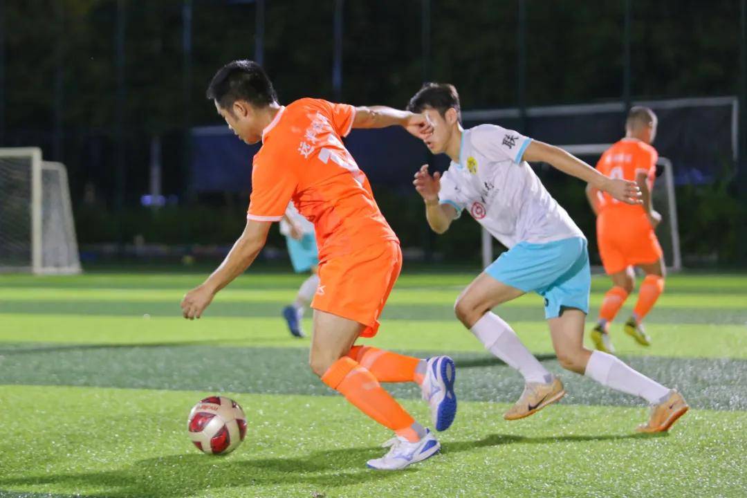 神仙球+神剧情！中山社区杯足球赛复刻世界杯“上帝之手”名局