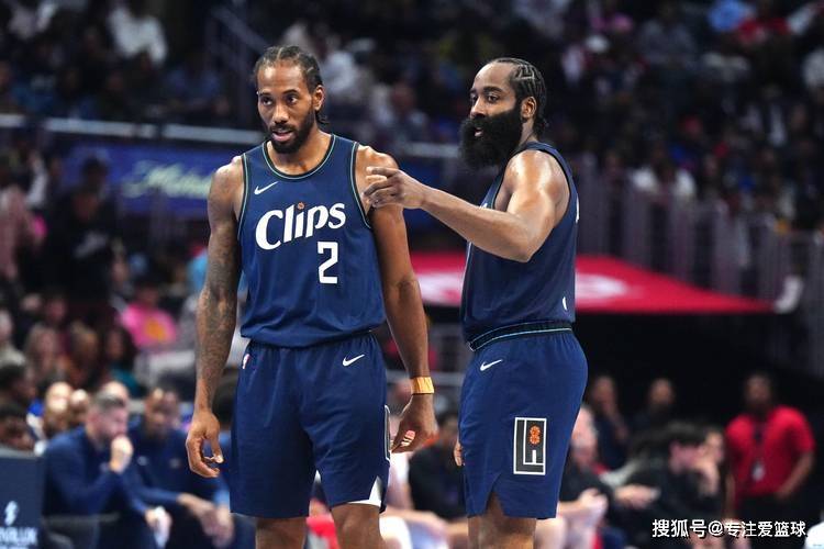 快船正式启动震撼交易，NBA弹跳狂人驰援哈登，他将顶替伦纳德